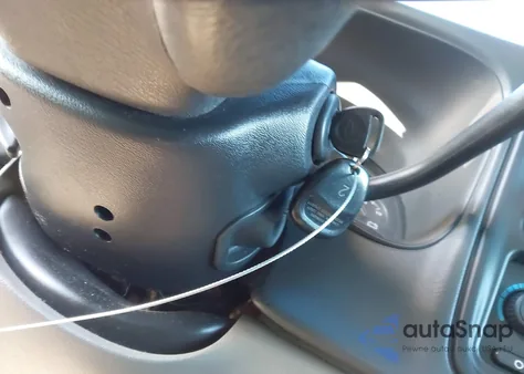 2003 Chevrolet Tahoe Z71 z USA, uszkodzony, nr VIN 1GNEK13Z43R300213